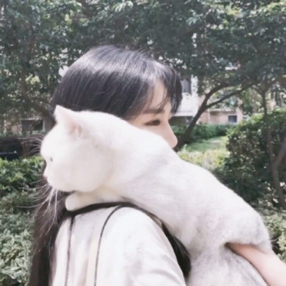真人实拍带猫的女生头像图片 女生头像 第5张 真人实拍带猫的女生头像图片 女生头像 第5张