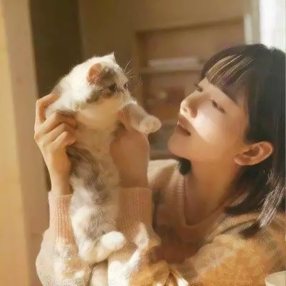 真人实拍带猫的女生头像图片 女生头像 第27张 真人实拍带猫的女生头像图片 女生头像 第27张