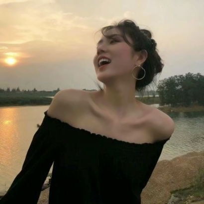 露锁骨氛围感露肩女生头像，高级小众真人女 女生头像 第16张