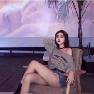 原宿风头像女个性款!甜酷撞色 + 潮流元素超吸睛 女生头像 第15张 原宿风头像女个性款!甜酷撞色 + 潮流元素超吸睛 女生头像 第15张