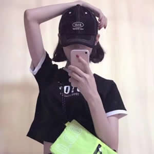 原宿风头像女个性款!甜酷撞色 + 潮流元素超吸睛 女生头像 第6张 原宿风头像女个性款!甜酷撞色 + 潮流元素超吸睛 女生头像 第6张