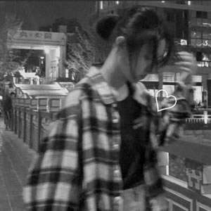 qq头像孤独女生黑白合集 女生头像 第11张 qq头像孤独女生黑白合集 女生头像 第11张