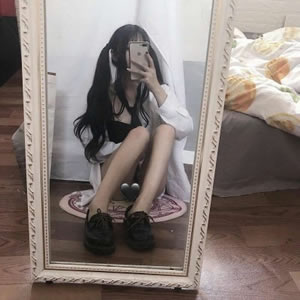 手机控头像女生霸气,各种姿势拿手机自拍 女生头像 第3张 手机控头像女生霸气,各种姿势拿手机自拍 女生头像 第3张