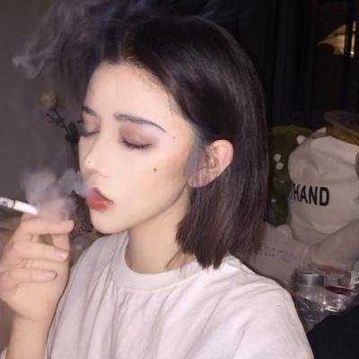 霸气范高冷抽烟女生头像 小众酷感女生 女生头像 第4张
