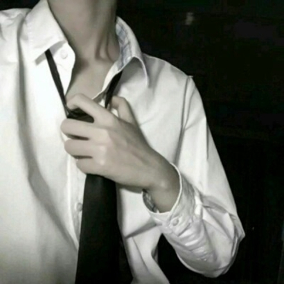 qq头像男生衬衫半身不露脸 男生头像 第16张