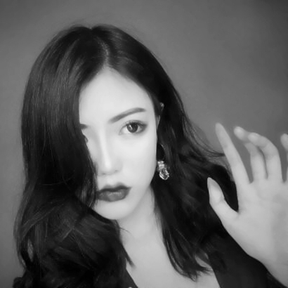 微信黑白头像图片女孩 女生头像 第5张