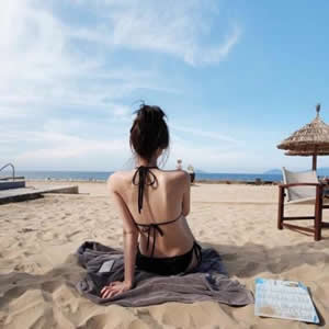 微信头像女生海边背影｜高级氛围感女生海边背影 女生头像 第4张
