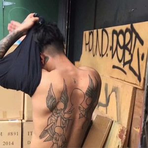 小众不撞款qq超拽男生头像 酷帅男生 男生头像 第1张