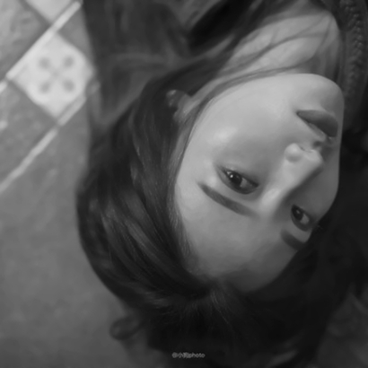 微信黑白头像图片女孩 女生头像 第14张
