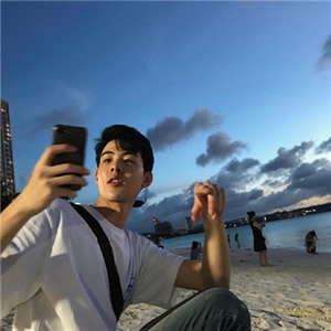 爱笑阳光的男生头像｜干净治愈开朗男生头像高清合集 男生头像 第2张