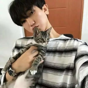 男生抱宠物头像大全｜酷帅温柔男生抱猫抱狗 男生头像 第11张