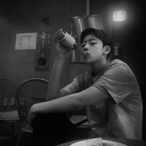 QQ头像男生帅气冷酷黑白合集 男生头像 第7张