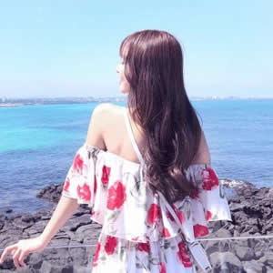 微信头像女生海边背影｜高级氛围感女生海边背影 女生头像 第13张