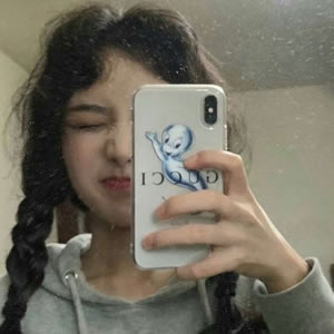 手机控头像女生霸气,各种姿势拿手机自拍 女生头像 第12张 手机控头像女生霸气,各种姿势拿手机自拍 女生头像 第12张