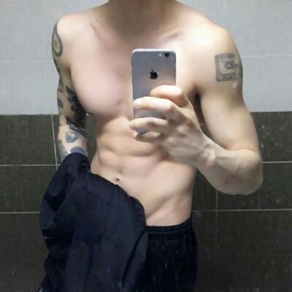 拿手机自拍手机控的男生头像合集 男生头像 第5张