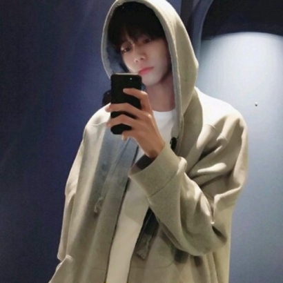 拿手机自拍手机控的男生头像合集 男生头像 第6张