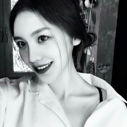微信黑白头像图片女孩 女生头像 第8张