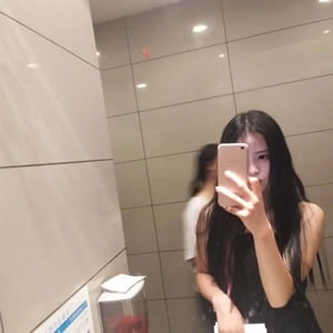 手机控头像女生霸气,各种姿势拿手机自拍 女生头像 第5张 手机控头像女生霸气,各种姿势拿手机自拍 女生头像 第5张
