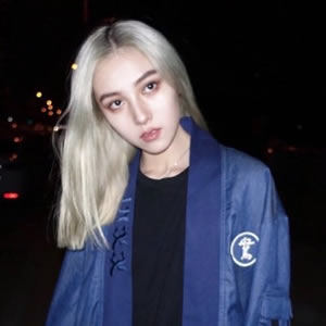 蓝色高冷女生头像 小众氛围感女 女生头像 第10张 蓝色高冷女生头像 小众氛围感女 女生头像 第10张