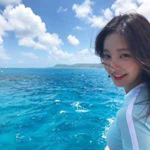女生真人蓝色海边头像 女生头像 第10张 女生真人蓝色海边头像 女生头像 第10张