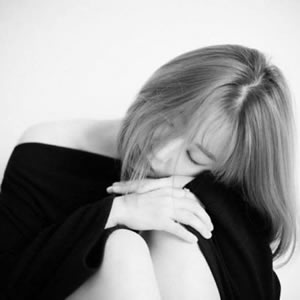 黑白女生头像伤感高冷 女生头像 第14张 黑白女生头像伤感高冷 女生头像 第14张