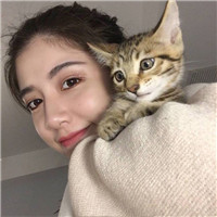 女生抱猫咪的慵懒头像 女生头像 第15张 女生抱猫咪的慵懒头像 女生头像 第15张