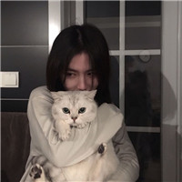 女生抱猫咪的慵懒头像 女生头像 第12张 女生抱猫咪的慵懒头像 女生头像 第12张