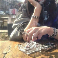 孤独一个人抽烟伤感女生头像 女生头像 第16张 孤独一个人抽烟伤感女生头像 女生头像 第16张