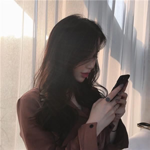 女伤感黑暗拿着手机自拍头像 女生头像 第3张 女伤感黑暗拿着手机自拍头像 女生头像 第3张