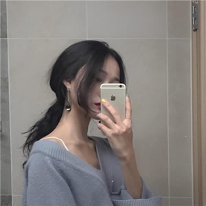 女伤感黑暗拿着手机自拍头像 女生头像 第2张 女伤感黑暗拿着手机自拍头像 女生头像 第2张