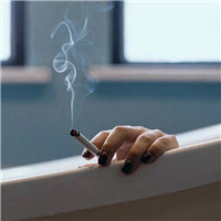 孤独一个人抽烟伤感女生头像 女生头像 第18张 孤独一个人抽烟伤感女生头像 女生头像 第18张