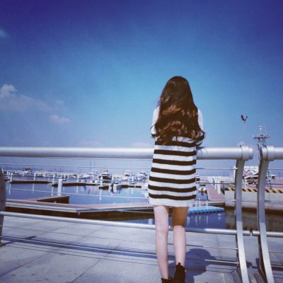 姐妹们,这些网络伤感女生背影头像绝了 女生头像 第13张 姐妹们,这些网络伤感女生背影头像绝了 女生头像 第13张