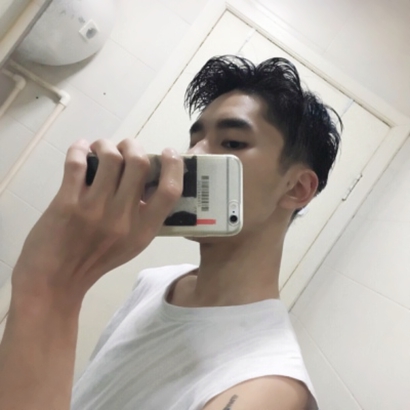 男生用手机挡脸头像 男生头像 第10张