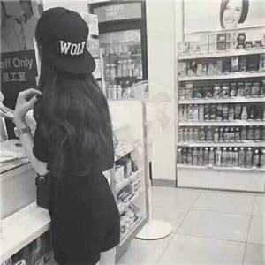 微信头像女戴帽子背影 女生头像 第6张 微信头像女戴帽子背影 女生头像 第6张
