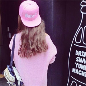 微信头像女戴帽子背影 女生头像 第7张 微信头像女戴帽子背影 女生头像 第7张