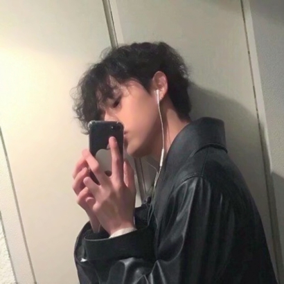 男生用手机挡脸头像 男生头像 第14张