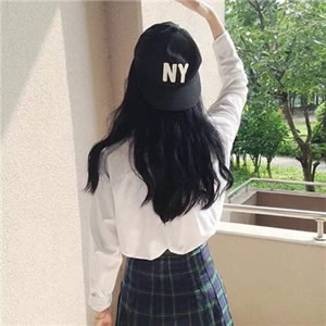 微信头像女戴帽子背影 女生头像 第14张 微信头像女戴帽子背影 女生头像 第14张