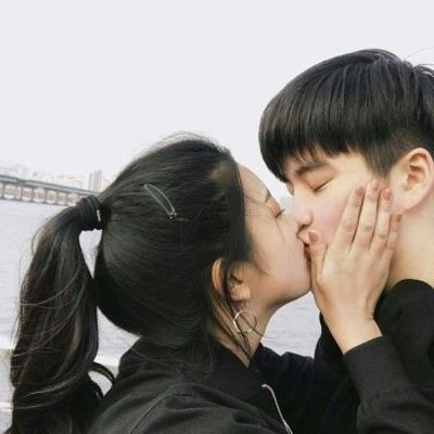 超甜真人情侣头像分享，一人一半超有感觉 情侣头像 第1张