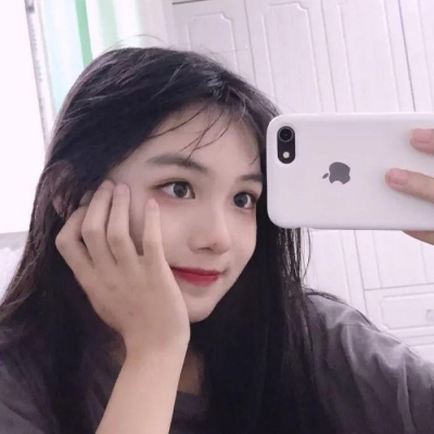 温柔真人女生拿手机微信头像分享 女生头像 第4张