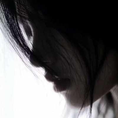 低头伤感情侣一男一女生头像图片，画面感满满 情侣头像 第2张