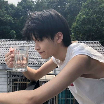 挖到宝啦!小众男生真人头像来袭 男生头像 第9张 挖到宝啦!小众男生真人头像来袭 男生头像 第9张