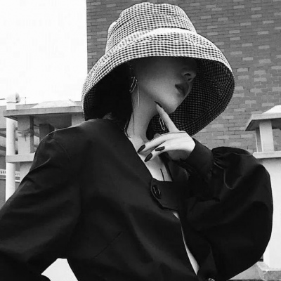 酷飒黑色系高清真人女头像来袭✨ 女生头像 第1张 酷飒黑色系高清真人女头像来袭✨ 女生头像 第1张