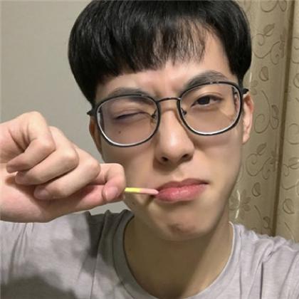 😜男生必备的抽象搞怪真人头像来咯  男生头像 第5张