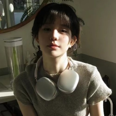 氛围感拉满!自由洒脱个性女生小众头像来袭 女生头像 第4张 氛围感拉满!自由洒脱个性女生小众头像来袭 女生头像 第4张