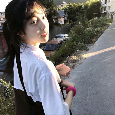 绝美!光影交织的唯美光感温柔氛围感女头来袭 女生头像 第1张 绝美!光影交织的唯美光感温柔氛围感女头来袭 女生头像 第1张