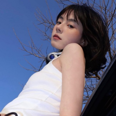 2025女生短发头像，甜美酷飒值得拥有 女生头像 第5张