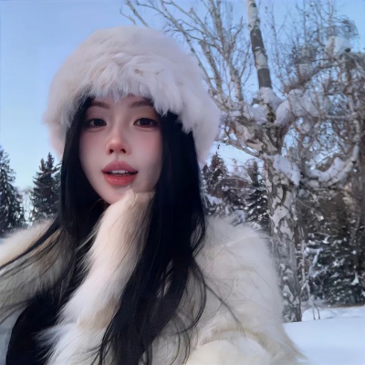 氛围感拉满!冬日真人女生头像来啦 女生头像 第1张 氛围感拉满!冬日真人女生头像来啦 女生头像 第1张
