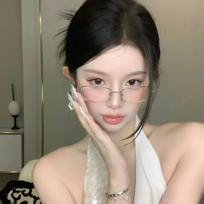 被美哭!温柔又独特的ins风小众气质女生头像推荐 女生头像 第4张 被美哭!温柔又独特的ins风小众气质女生头像推荐 女生头像 第4张