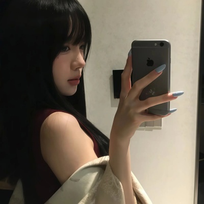 拽酷高级小众!Ins风高冷女生头像来袭 女生头像 第9张 拽酷高级小众!Ins风高冷女生头像来袭 女生头像 第9张