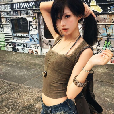 氛围感拉满!松弛感高级慵懒风女头推荐 女生头像 第8张 氛围感拉满!松弛感高级慵懒风女头推荐 女生头像 第8张